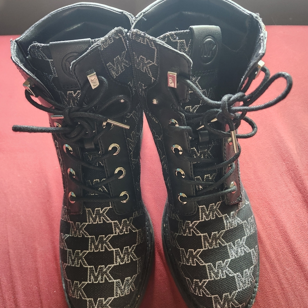 MICHAEL KORS Women's Boots Sz 8 Black Pre-owned!